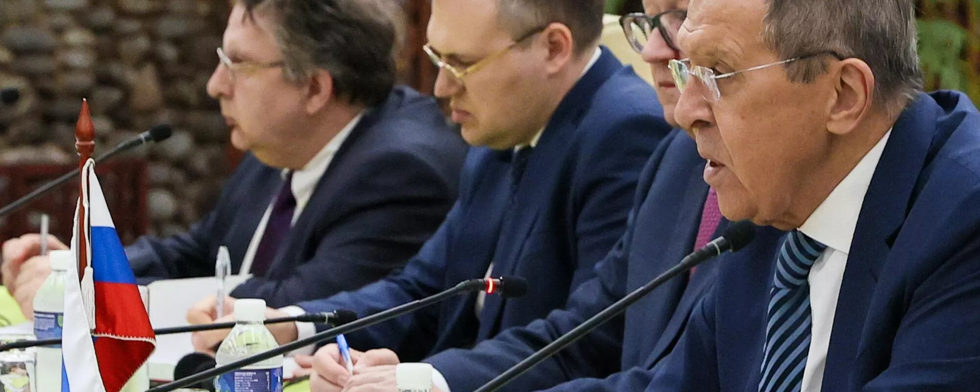 El ministro ruso de Asuntos Exteriores, Serguéi Lavrov, se reúne con el ministro cubano de Asuntos Exteriores, Bruno Rodríguez, en la residencia Lagito, Cuba, el 20 de abril de 2023 El ministro ruso de Asuntos Exteriores, Serguéi Lavrov, se reúne con el ministro cubano de Asuntos Exteriores, Bruno Rodríguez, en la residencia Lagito, Cuba, el 20 de abril de 2023 - Sputnik Mundo, 1920, 20.04.2023