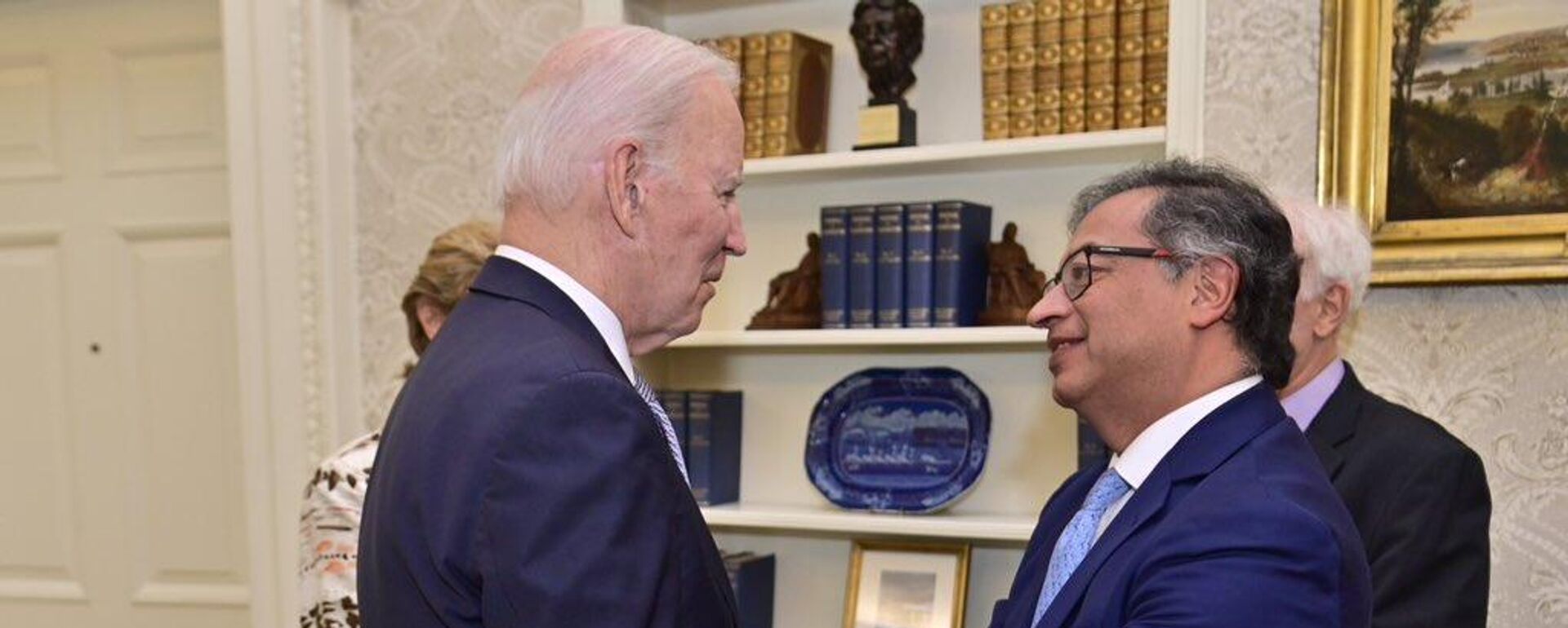 El presidente de EEUU, Joe Biden, durante su encuentro con su homólogo colombiano, Gustavo Petro, en Washington el 20 de abril de 2023 - Sputnik Mundo, 1920, 03.11.2023