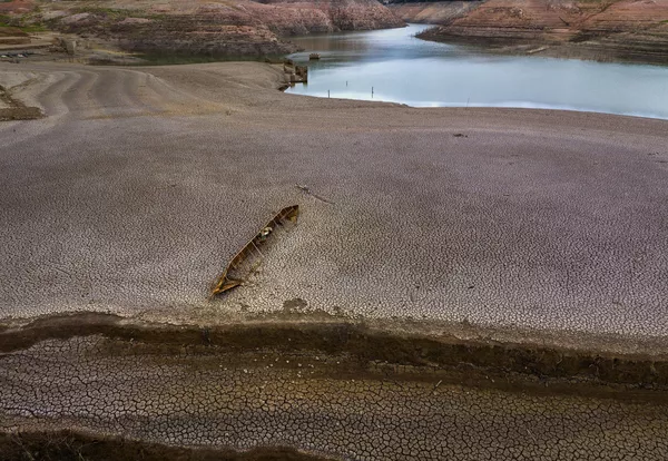 El embalse de Sau, a 100 kilómetros al norte de Barcelona, España, se secó debido a una prolongada sequía. El embalse de Sau, a 100 kilómetros al norte de Barcelona, España, se secó debido a una prolongada sequía. - Sputnik Mundo
