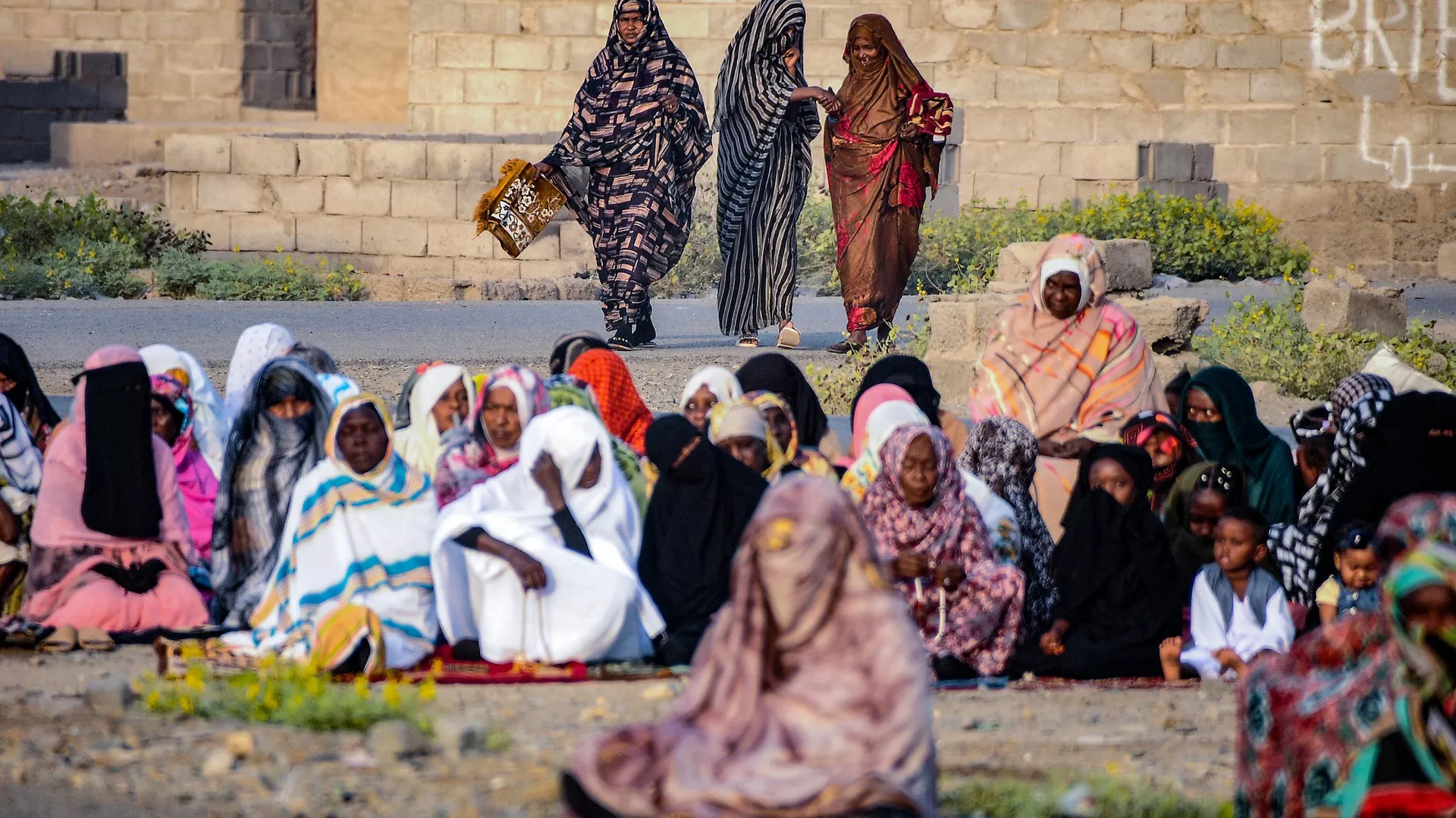 Fieles musulmanes rezan el primer día de Eid al-Fitr en Sudán Fieles musulmanes rezan el primer día de Eid al-Fitr en Sudán - Sputnik Mundo, 1920, 21.04.2023