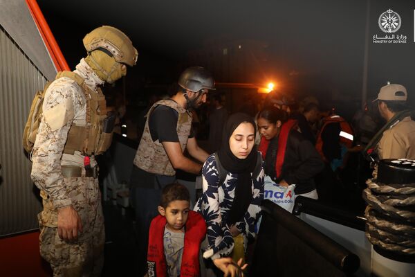 Arabia Saudita encargó a la Marina evacuar a sus nacionales y a los de varios otros países árabes. Arabia Saudita encargó a la Marina evacuar a sus nacionales y a los de varios otros países árabes. - Sputnik Mundo