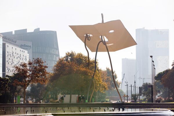 El Día Internacional de la Escultura se celebró el 24 de abril de 2015 por primera vez. Aquel año participaron 12 países: Rusia, España, China, Suiza, Alemania, Reino Unido, Australia, Austria, Canadá, Nueva Zelanda y EEUU. El número de eventos realizados rondó un total de 50. En la foto: escultura &quot;David y Goliat&quot; en Barcelona, ​​España. - Sputnik Mundo