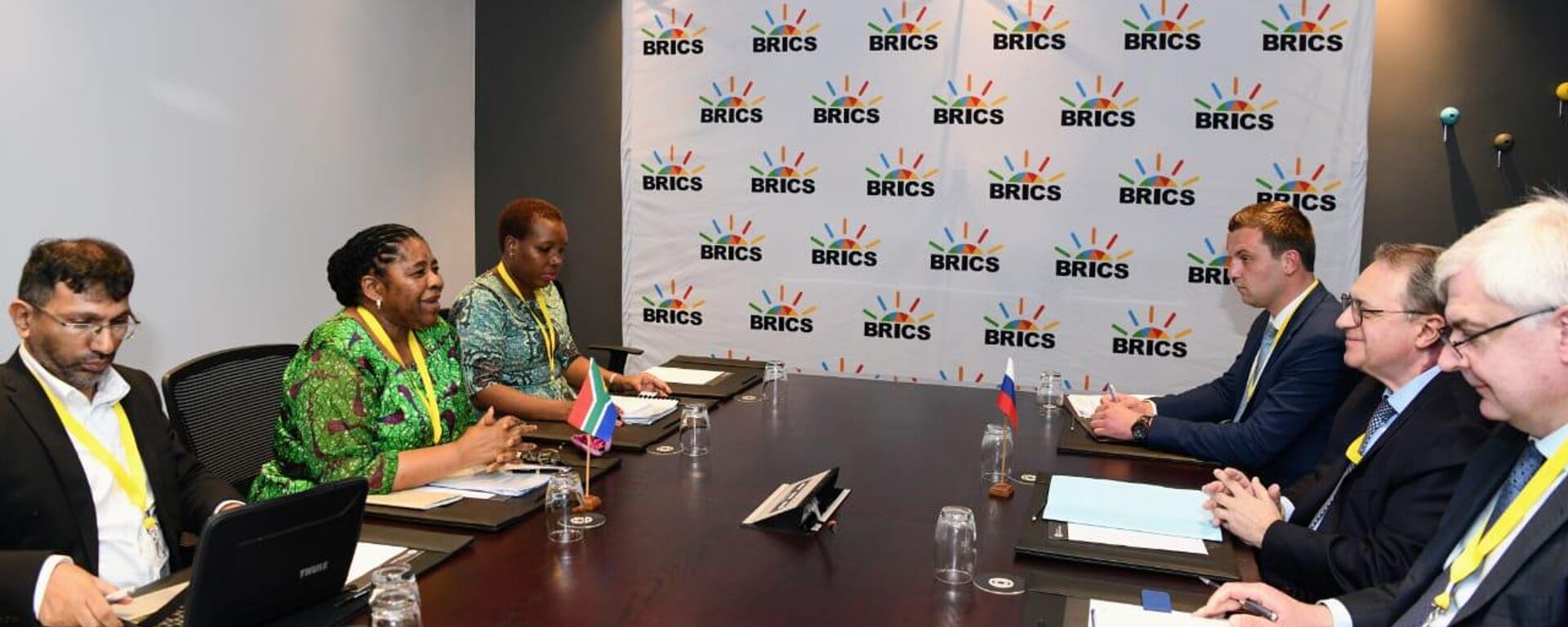 Rusia y China se coordinan para arreglar las crisis en Oriente Medio y Norte de África - Sputnik Mundo, 1920, 26.04.2023