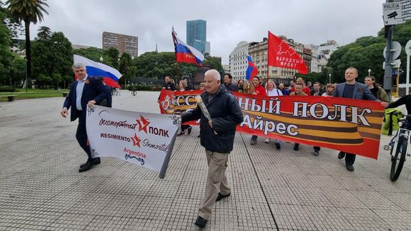 El Regimiento Inmortal en la Plaza San Martin (nombrada en honor al Libertador de América), Argentina, el 6 de mayo de 2023 - Sputnik Mundo