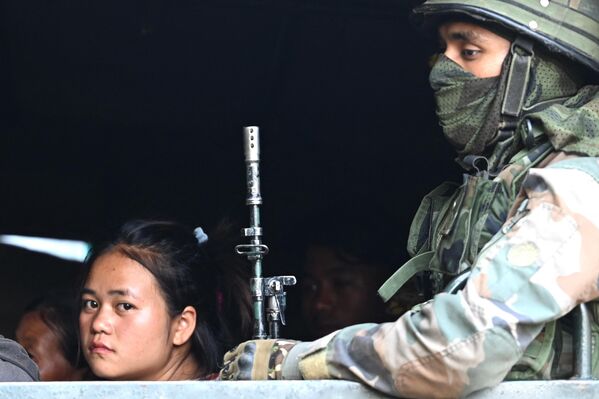 El Ejército está evacuando a la población local en el estado indio de Manipur, donde continuaban los disturbios interétnicos que causaron más de 50 muertos. - Sputnik Mundo