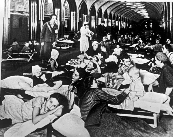 Durante la Segunda Guerra Mundial, el metro de Moscú sirvió de refugio antiaéreo. Durante la Segunda Guerra Mundial, el metro de Moscú sirvió de refugio antiaéreo. - Sputnik Mundo