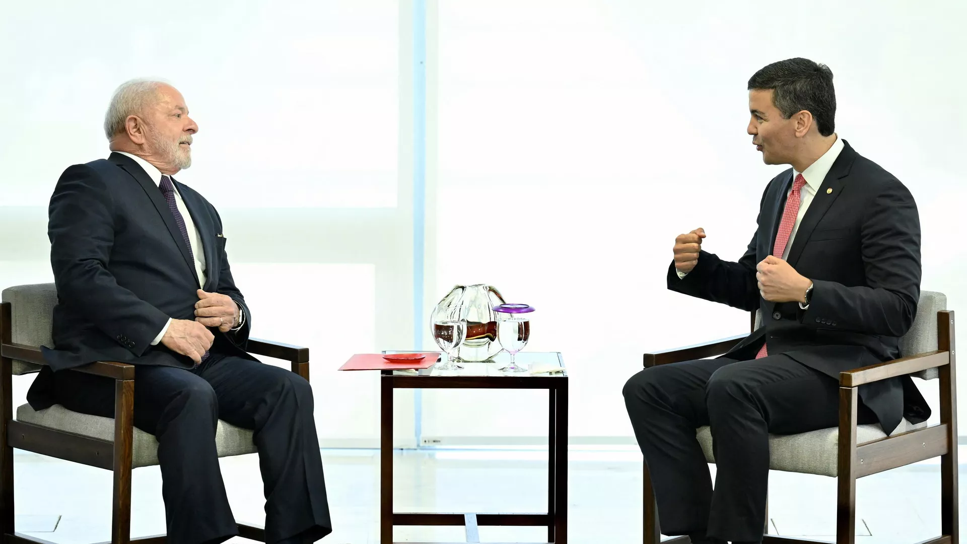El mandatario brasileño, Luiz Inácio Lula da Silva, recibió en Brasilia al presidente electo de Paraguay, Santiago Peña