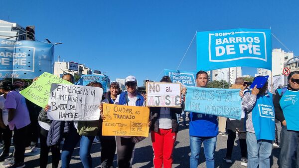 Masiva marcha en Argentina contra el brutal ajuste que manda el FMI contra el pueblo - Sputnik Mundo