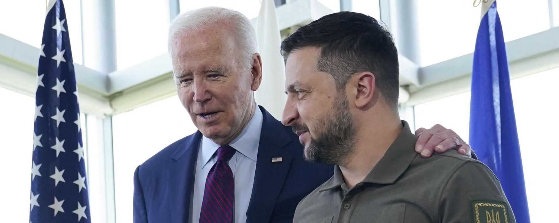 El presidente de EEUU, Joe Biden, y el presidente de Ucrania, Volodímir Zelenski, antes de una sesión de trabajo sobre Ucrania durante la Cumbre de Líderes del G7 en Hiroshima, el 21 de mayo de 2023. - Sputnik Mundo, 1920, 10.06.2023