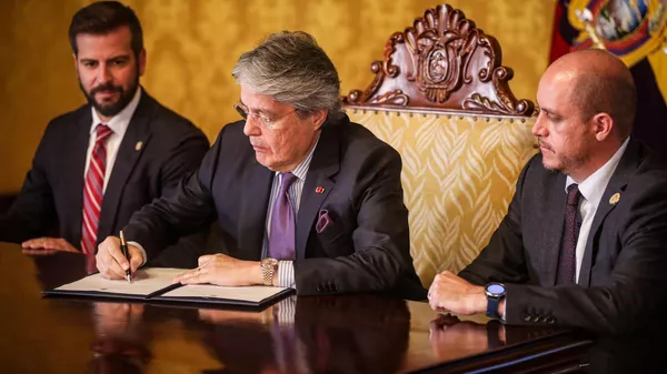 Guillermo Lasso firma decreto-ley para que privados puedan crear zonas francas - Sputnik Mundo