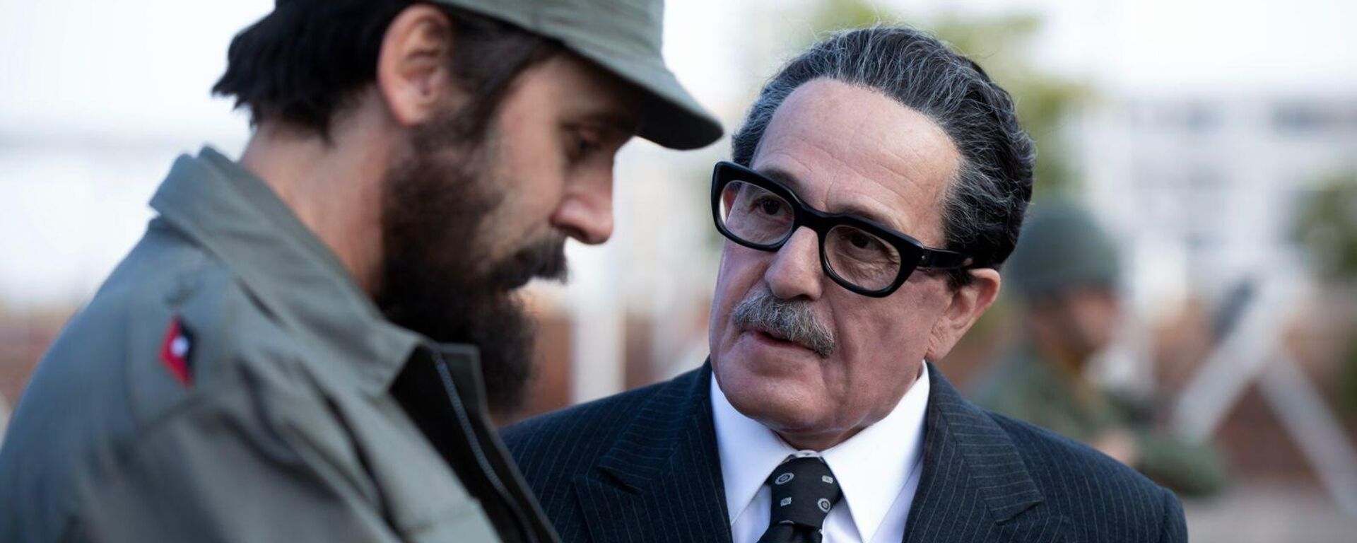 Alfredo Castro (Salvador Allende) y Benjamín Vicuña (Fidel Castro), protagonizan la nueva serie chilena, 'Los mil días de Allende' - Sputnik Mundo, 1920, 24.05.2023