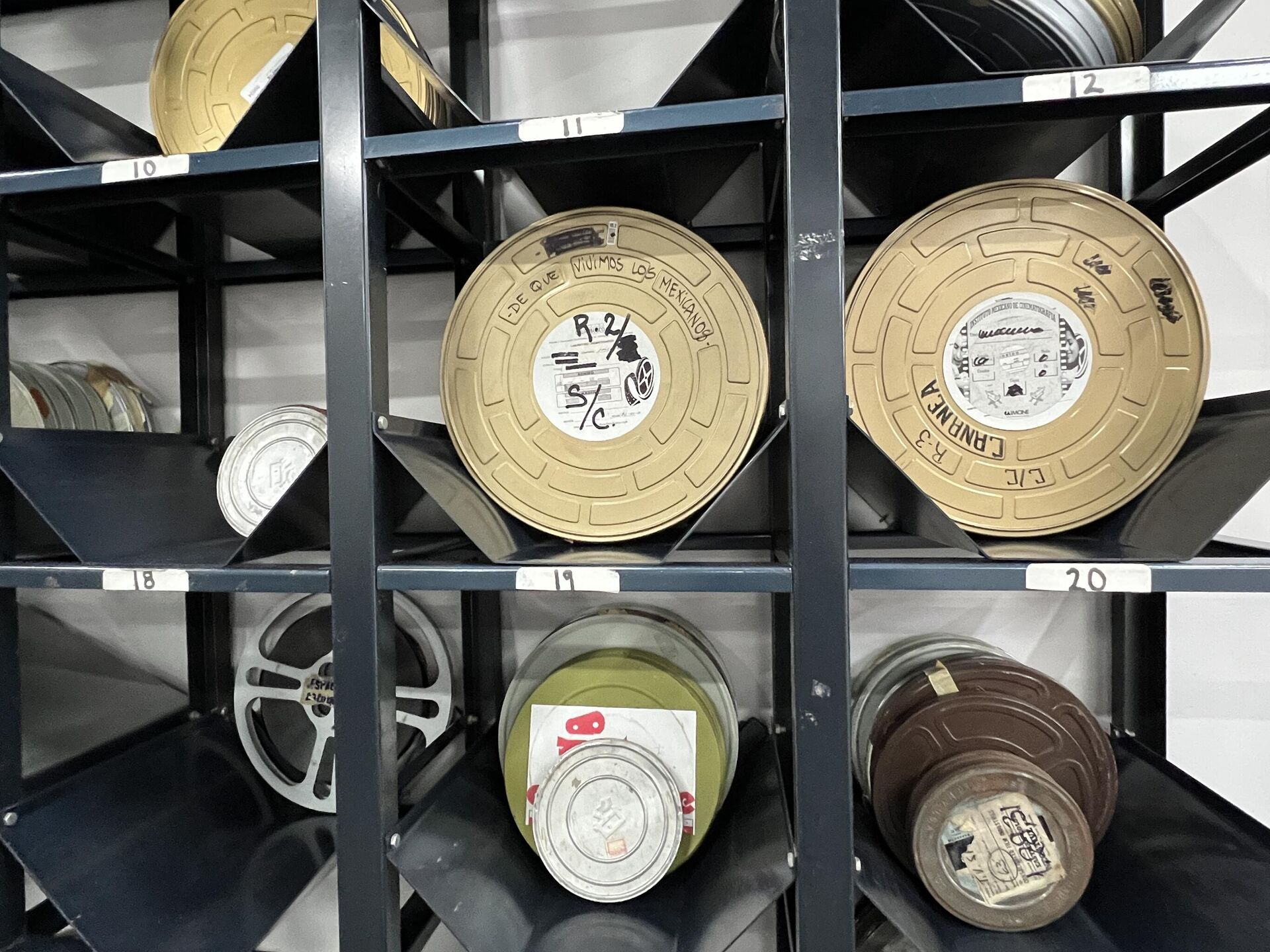 Rollos de películas en bovedas de IMCINE Rollos de películas en bovedas de IMCINE - Sputnik Mundo, 1920, 24.05.2023