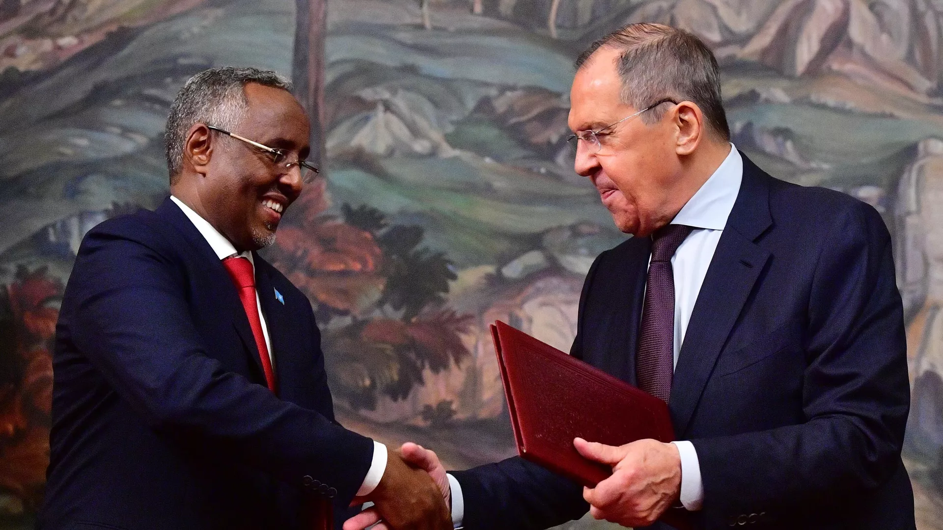 El ministro de Exteriores, Abshir Omar Jama, y su par ruso, Serguéi Lavrov El ministro de Exteriores, Abshir Omar Jama, y su par ruso, Serguéi Lavrov - Sputnik Mundo, 1920, 26.05.2023