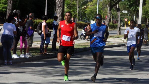 Participantes de la VII Carrera de la Amistad Cuba-Rusia - Sputnik Mundo