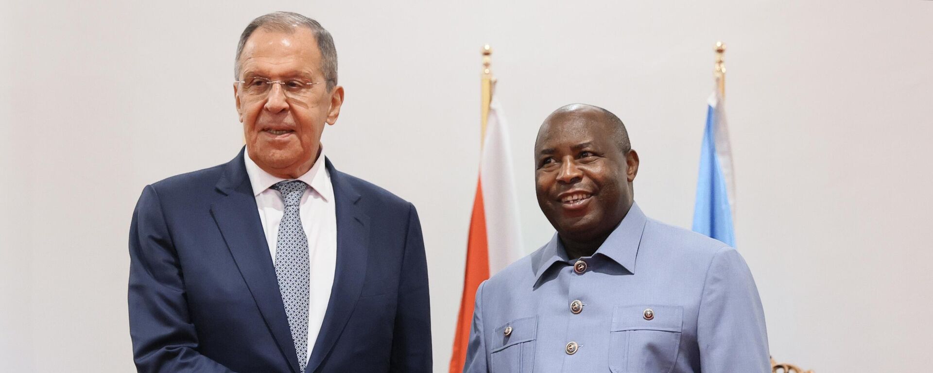 Serguéi Lavrov, ministro de Asuntos Exteriores de Rusia, y el presidente delBurundi, Évariste Ndayishimiye, el 30 de mayo de 2023  - Sputnik Mundo, 1920, 30.05.2023