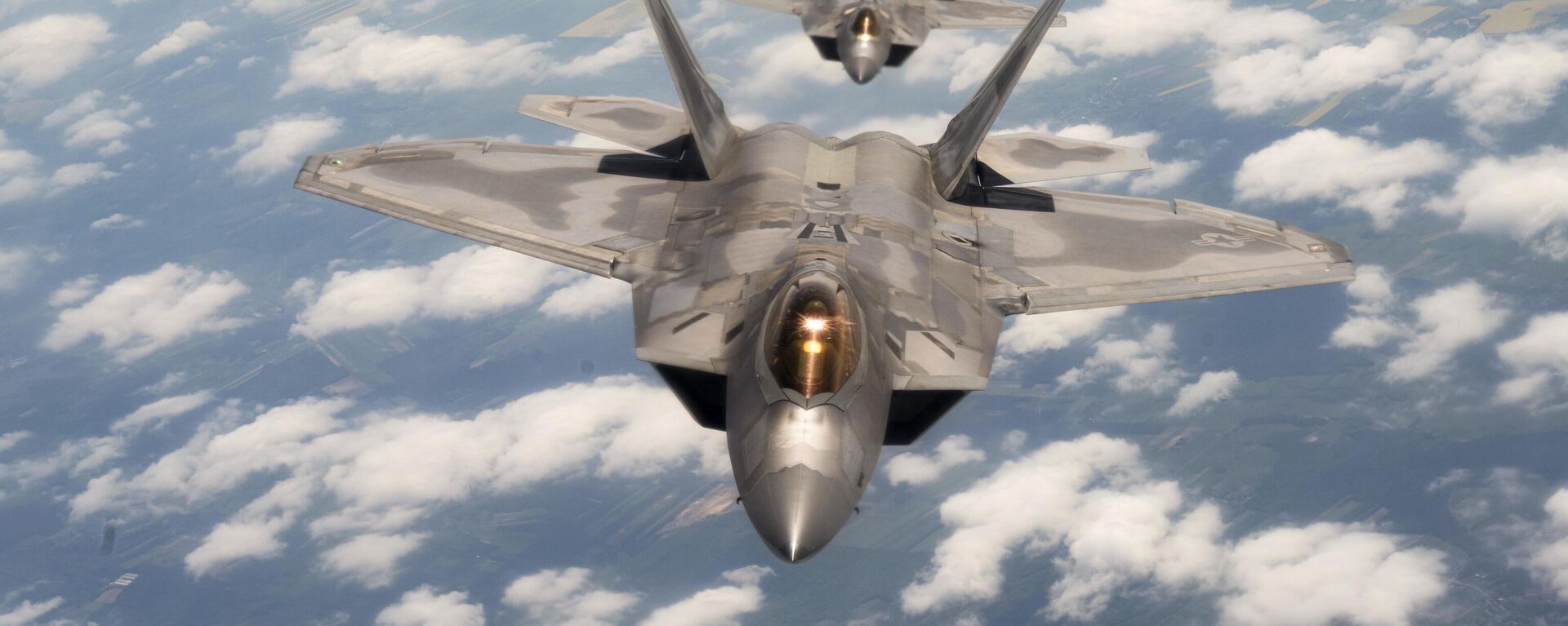 Raptors F22 de la Fuerza Aérea estadounidense durante una maniobra en Polonia - Sputnik Mundo, 1920, 12.04.2025