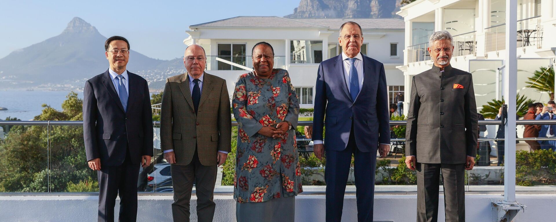 El viceministro de Asuntos Exteriores de China, Ma Zhaoxu, el ministro de Asuntos Exteriores de Brasil, Mauro Vieira, la ministra de Asuntos Exteriores de Sudáfrica, Naledi Pandor, el ministro de Asuntos Exteriores de Rusia, Serguéi Lavrov, y el ministro de Asuntos Exteriores de la India, Subramaniam Jaishankar - Sputnik Mundo, 1920, 02.06.2023