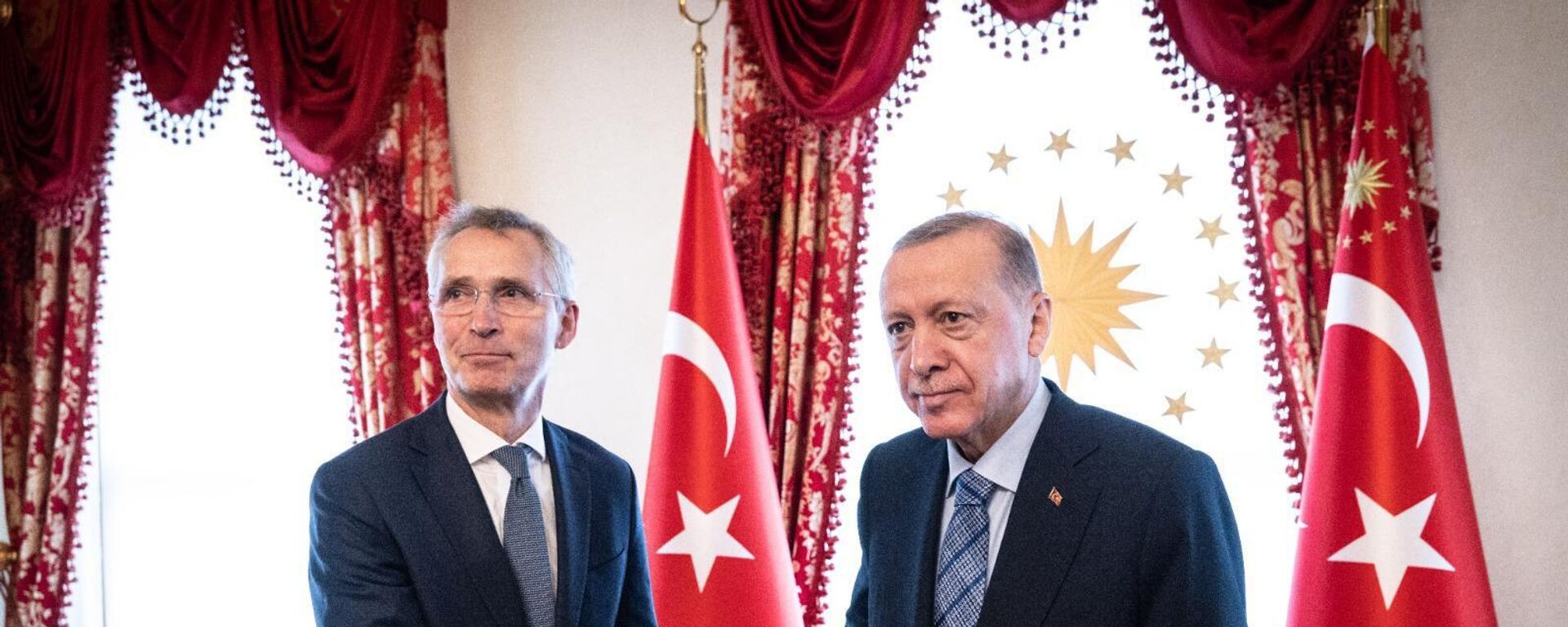 El secretario general de la OTAN, Jens Stoltenberg, y el Presidente turco, Recep Tayyip Erdogar, este domingo en Estambul. - Sputnik Mundo, 1920, 04.06.2023