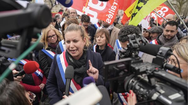 Mathilde Panot, la líder de la fracción parlamentaria Francia Insumisa - Sputnik Mundo