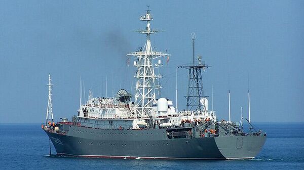 El buque de reconocimiento ruso Priazovie - Sputnik Mundo