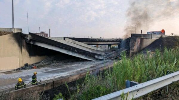 Este domingo 11 de junio, una parte de la carretera I-95 colapsó.  - Sputnik Mundo