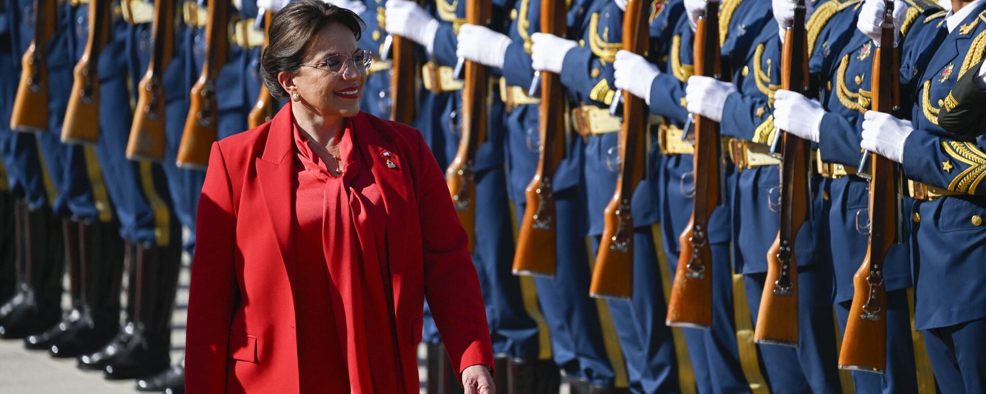 La presidenta de Honduras, Xiomara Castro, en su visita a China. - Sputnik Mundo, 1920, 16.06.2023