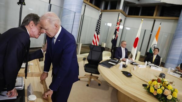Antony Blinken habla con Biden - Sputnik Mundo