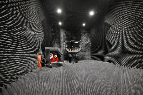 Cámara anecoica de Samsung Networks probando equipos de radio para redes 5G en la sede de Samsung Electronics en Suwon (Corea del Sur). - Sputnik Mundo