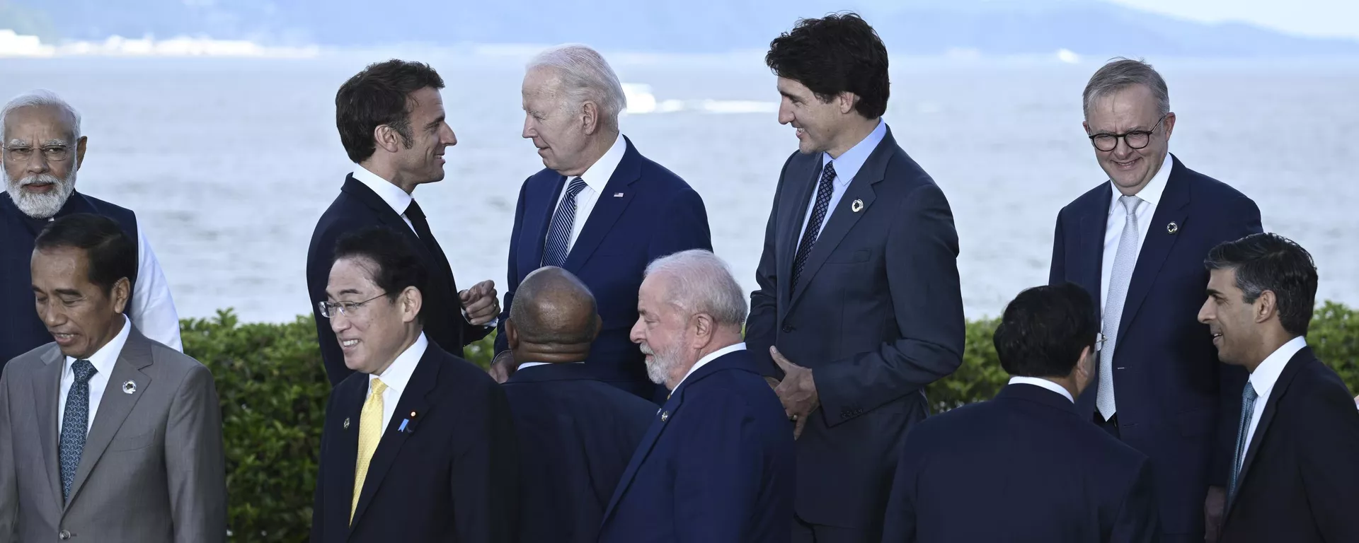 Saluto dei leader del Gruppo dei Sette, dopo la foto di gruppo durante il loro ultimo incontro a Hiroshima. - Mondo Sputnik, 1920, 15/07/2024