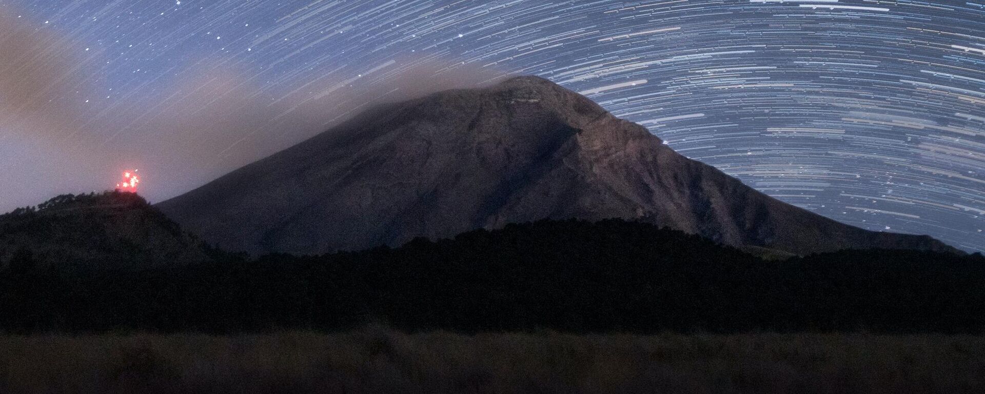 Los volcanes no surgen de un día a otro. En la imagen, el Popocatépetl. - Sputnik Mundo, 1920, 04.07.2023