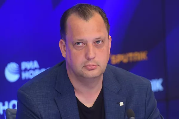 El director y fundador de la fundación rusa Historia Digital, Egor Yákovlev, durante una rueda de prensa sobre la revelación de nuevos datos sobre el genocidio de civiles de la Unión Soviética durante la Gran Guerra Patria. - Sputnik Mundo