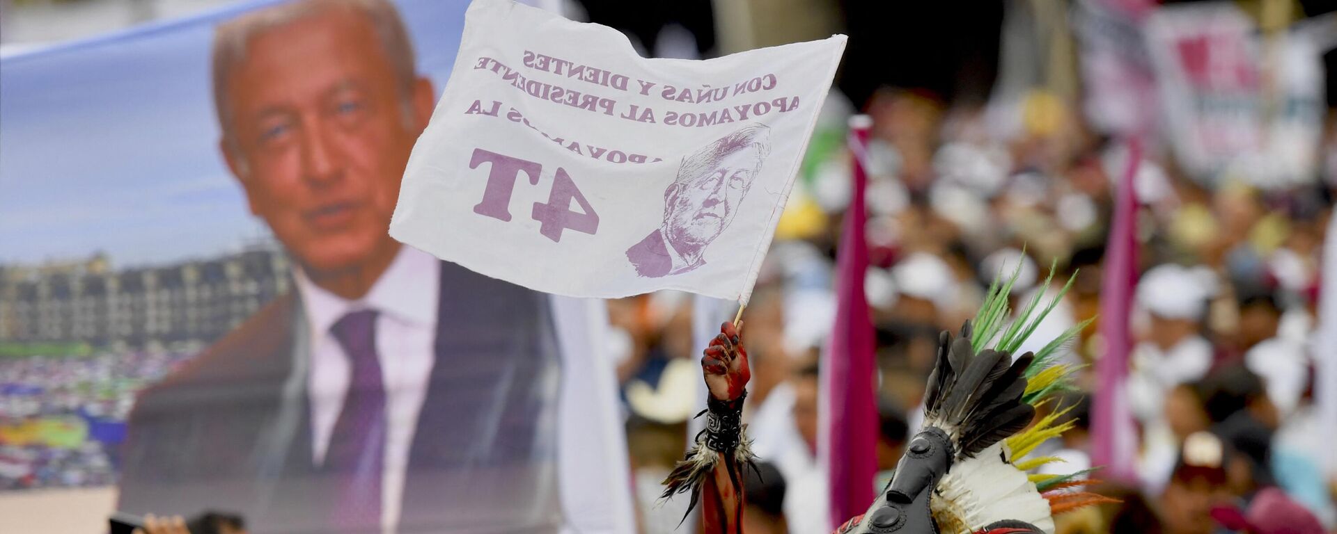 La multitud congregada en el Zócalo de la Ciudad de México durante el mitin del presidente Andrés Manuel López Obrador, el 1 de julio de 2023 - Sputnik Mundo, 1920, 02.07.2023