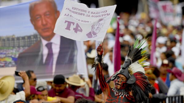 La multitud congregada en el Zócalo de la Ciudad de México durante el mitin del presidente Andrés Manuel López Obrador, el 1 de julio de 2023 - Sputnik Mundo