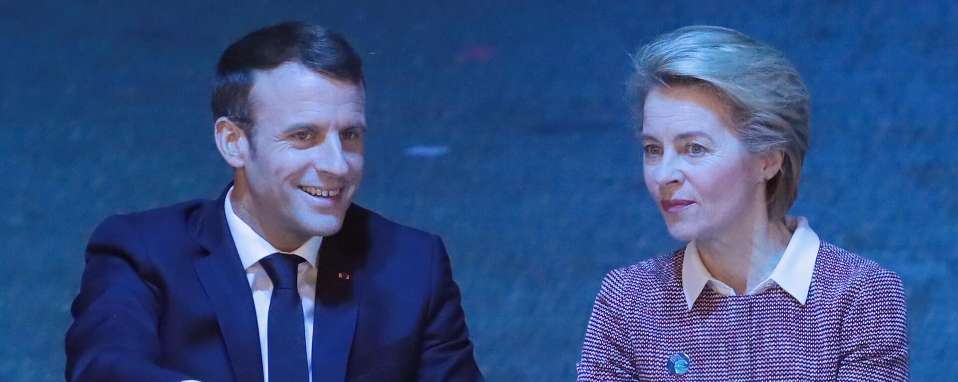 El presidente francés, Emmanuel Macron, y la presidenta de la Comisión Europea (CE), Ursula von der Leyen - Sputnik Mundo, 1920, 08.09.2024