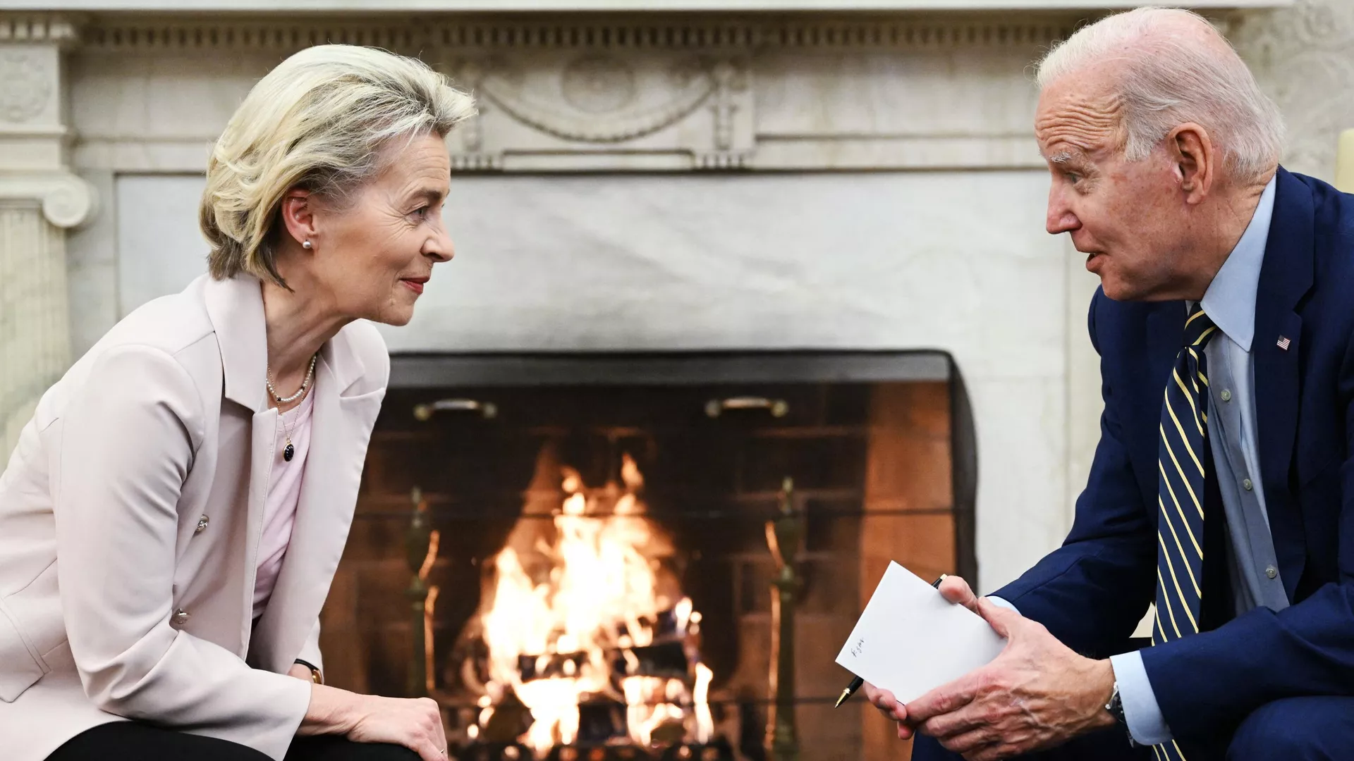 La presidenta de la Comisión Europea (CE), Ursula von der Leyen, y el presidente de EEUU, Joe Biden, en la Casa Blanca