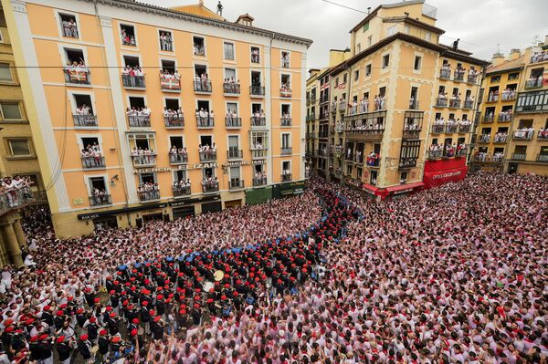 La inauguración de las fiestas de San Fermín en Pamplona, España. - Sputnik Mundo