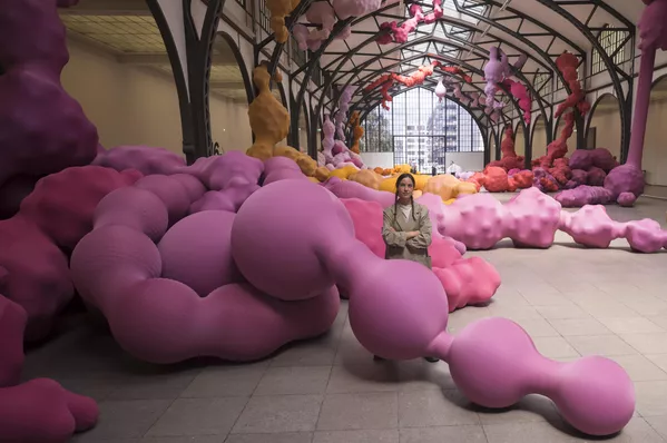 La artista española Eva Fábregas en su exposición en el Museo de Arte Moderno Hamburger Bahnhof de Berlín, Alemania. La artista española Eva Fábregas en su exposición en el Museo de Arte Moderno Hamburger Bahnhof de Berlín, Alemania. - Sputnik Mundo