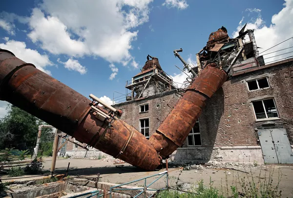 Una sala de calderas rota en la planta metalúrgica en Mariúpol, república popular de Donetsk. Una sala de calderas rota en la planta metalúrgica en Mariúpol, república popular de Donetsk. - Sputnik Mundo