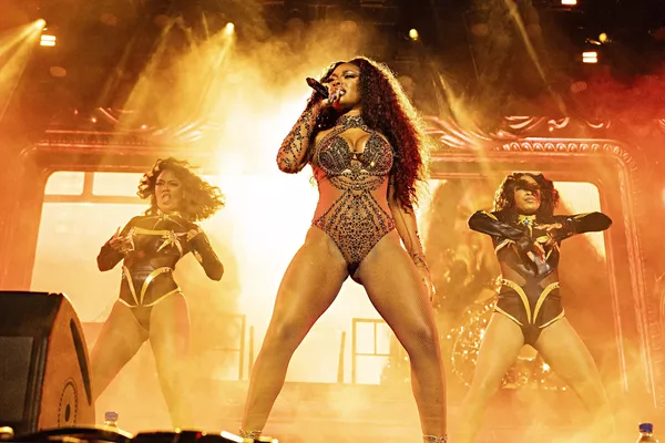 La rapera estadounidense Megan Thee Stallion actúa en Essence Festival en el Caesars Superdome de Nueva Orleans, Luisiana, Estados Unidos. La rapera estadounidense Megan Thee Stallion actúa en Essence Festival en el Caesars Superdome de Nueva Orleans, Luisiana, Estados Unidos. - Sputnik Mundo