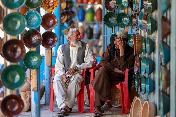 Puestos de cerámica en un mercado de la localidad de Istalif, en la provincia noroccidental afgana de Kabul. Puestos de cerámica en un mercado de la localidad de Istalif, en la provincia noroccidental afgana de Kabul. - Sputnik Mundo