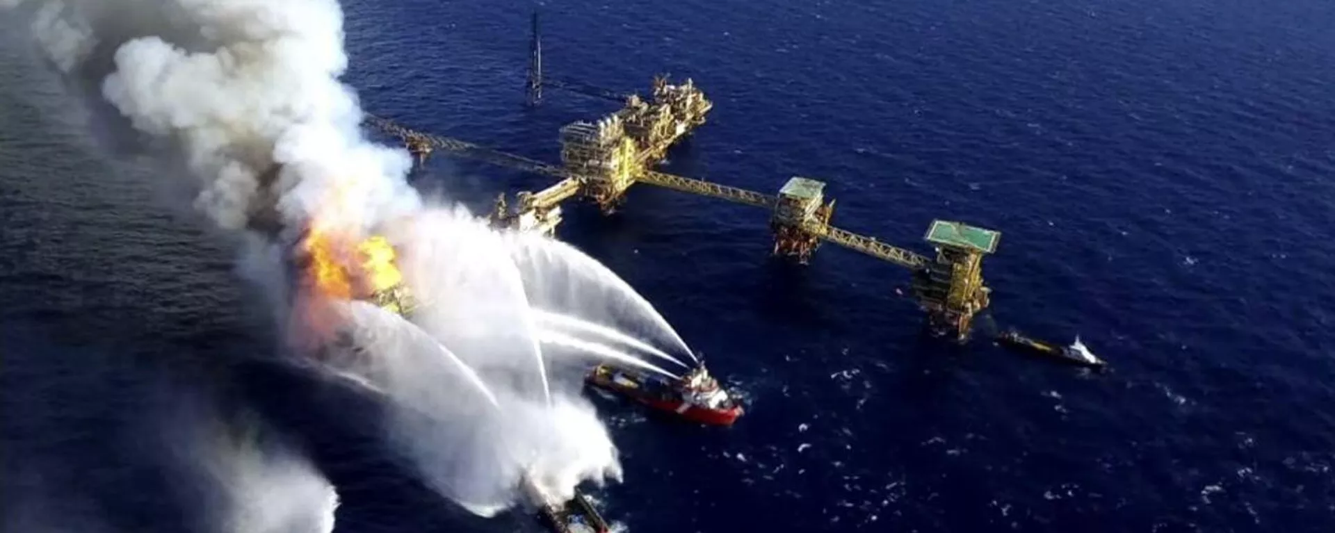 La explosión ocurrió en la plataforma Nohoch Alfa, de la Sonda de Campeche, complejo de Pemex. - Sputnik Mundo, 1920, 07.07.2023