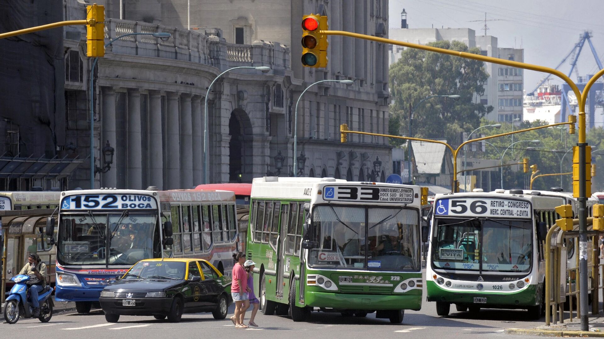 El transporte público en Argentina  - Sputnik Mundo, 1920, 07.07.2023