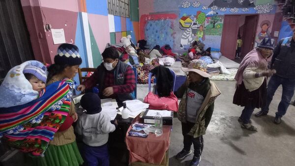 Refugio invernal en la terminal de buses de La Paz - Sputnik Mundo