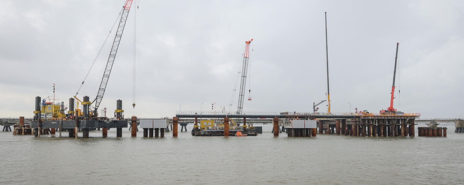 Las obras de construcción de la planta de gas natural licuado (GNL) en el mar del Norte - Sputnik Mundo, 1920, 10.07.2023