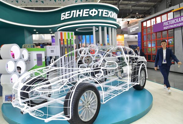 El puesto de Bielorrusia en la Exposición Industrial Internacional Innoprom 2023 de Ekaterimburgo. - Sputnik Mundo