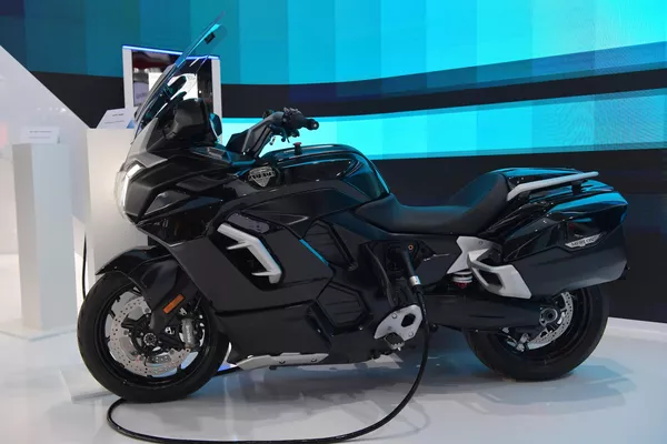 La moto eléctrica rusa Aurus Merlon, presentada en Innoprom 2023 en Ekaterimburgo. La moto eléctrica rusa Aurus Merlon, presentada en Innoprom 2023 en Ekaterimburgo. - Sputnik Mundo