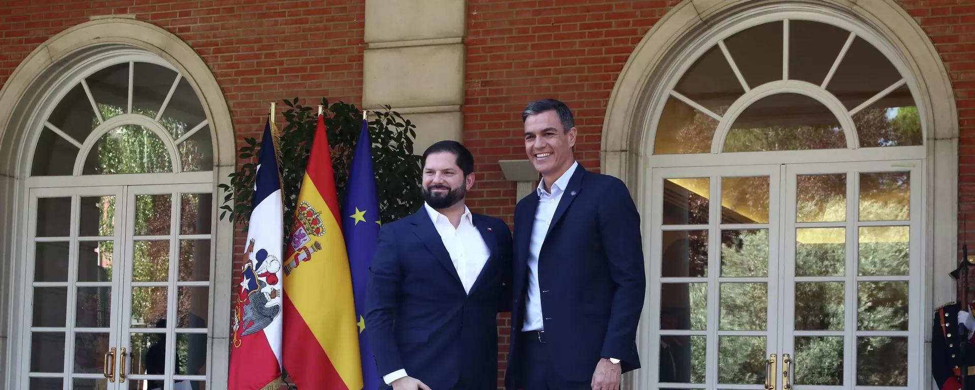 El presidente chileno, Gabriel Boric, y el presidente del Gobierno español, Pedro Sánchez El presidente chileno, Gabriel Boric, y el presidente del Gobierno español, Pedro Sánchez - Sputnik Mundo, 1920, 14.07.2023