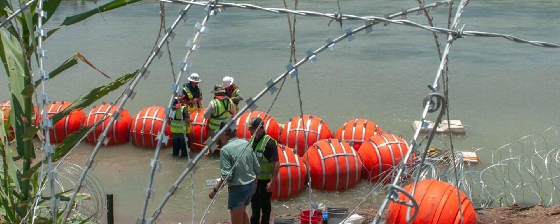 Boyas colocadas en la frontera México-EEUU - Sputnik Mundo, 1920, 15.07.2023