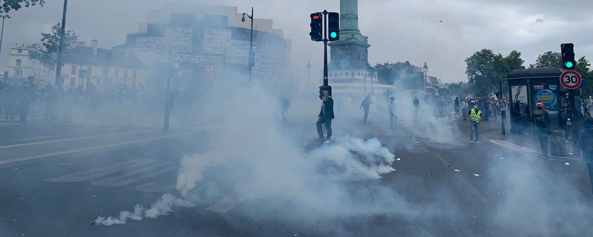 Manifestación del 14 de julio de 2020 en París - Sputnik Mundo, 1920, 15.07.2023