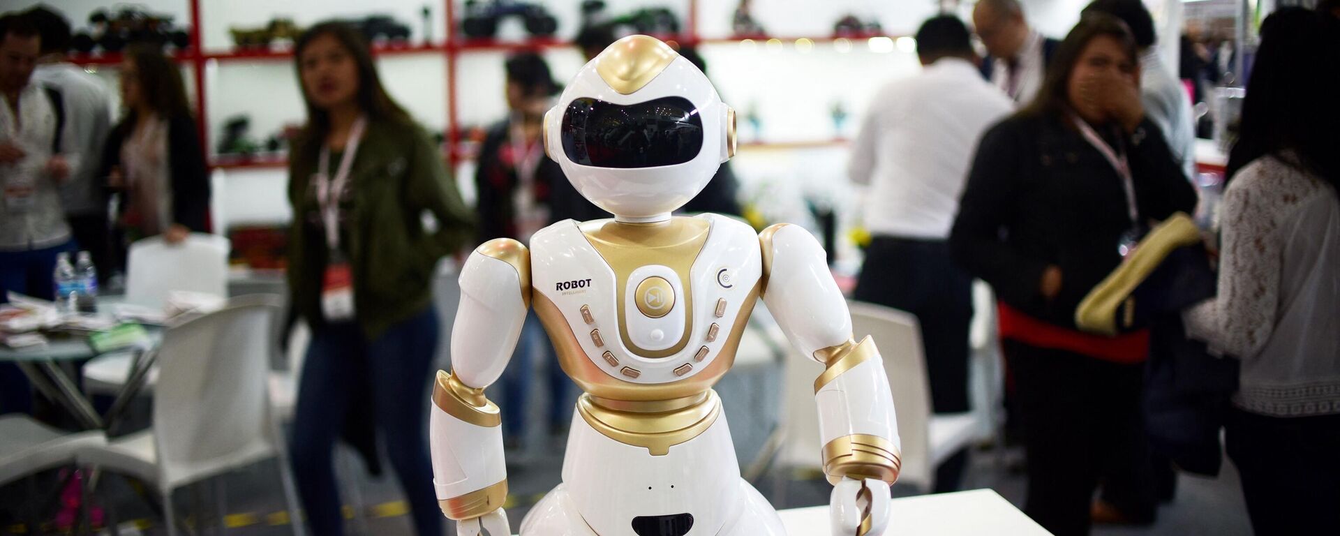 Un robot es exhibido durante la feria China Homelife México en la Ciudad de México - Sputnik Mundo, 1920, 15.07.2023